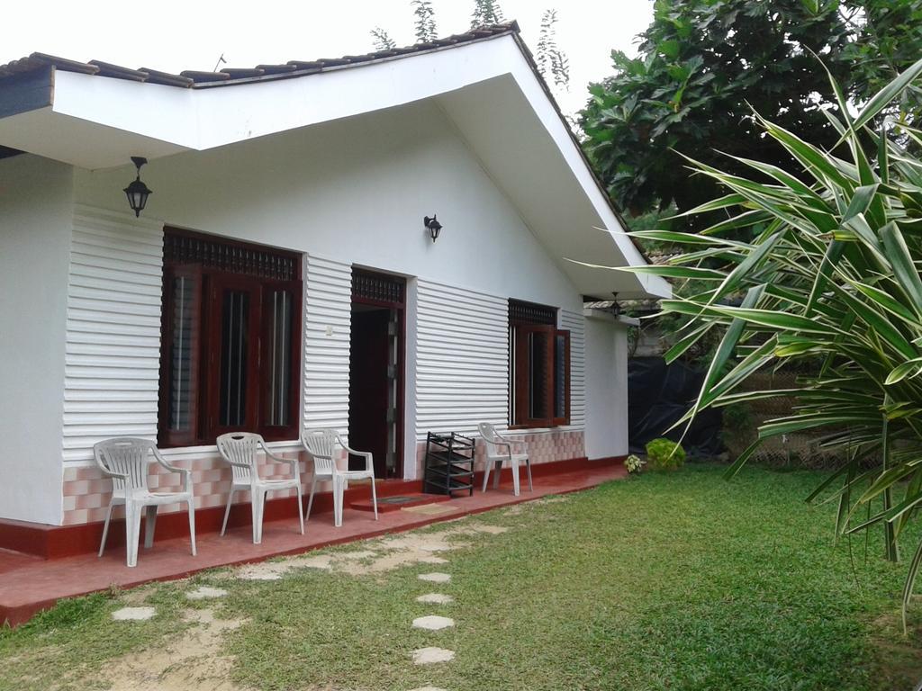 Family Guest House Mirissa Exteriér fotografie